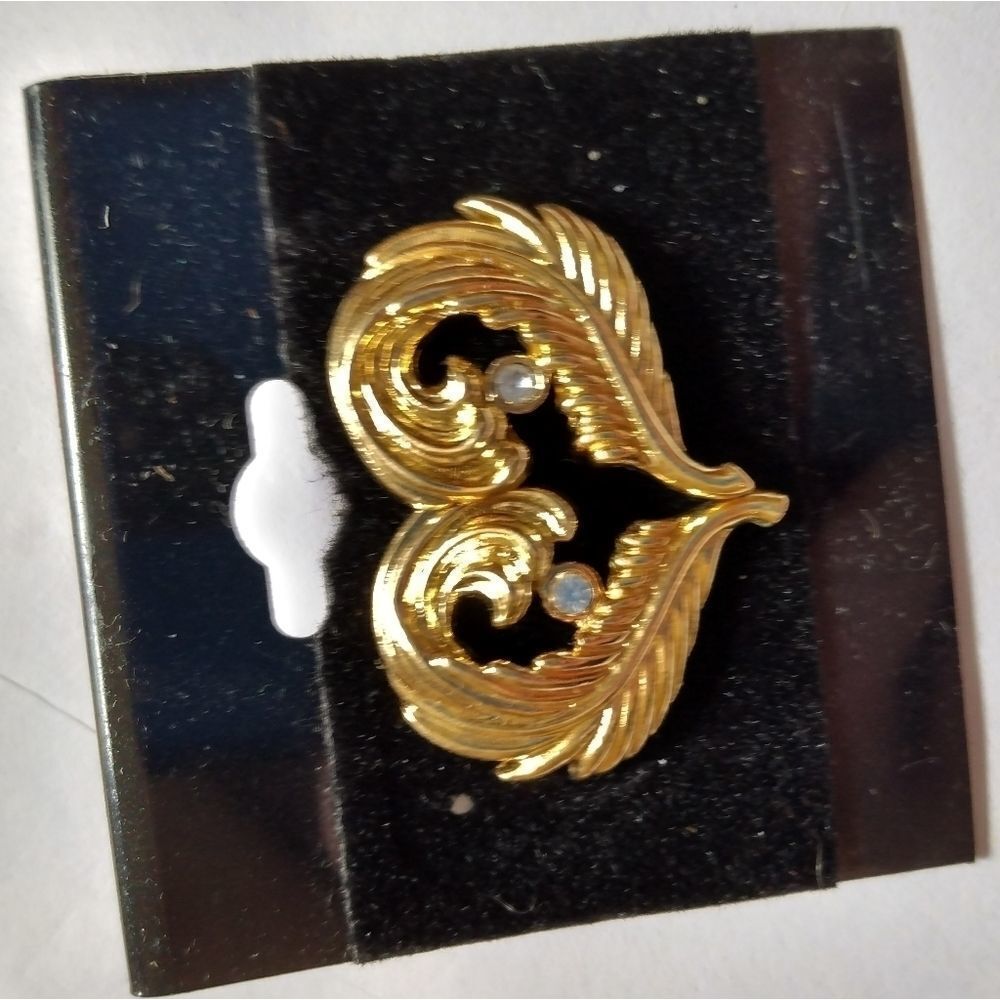 Victorian ornate leaf and pearl‎ earrings